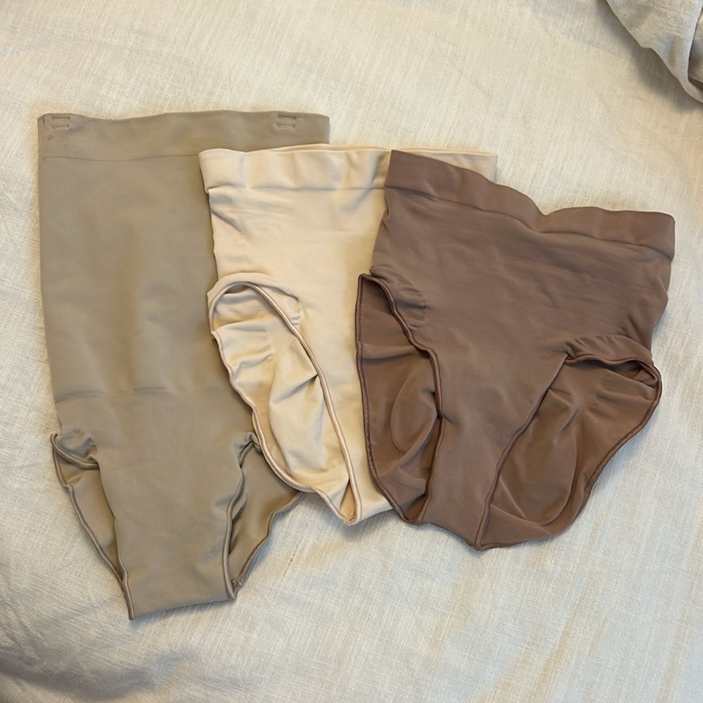 SKIMS 3-Pack High-Waist Seamless Briefs in Taupe, Cream & Brown